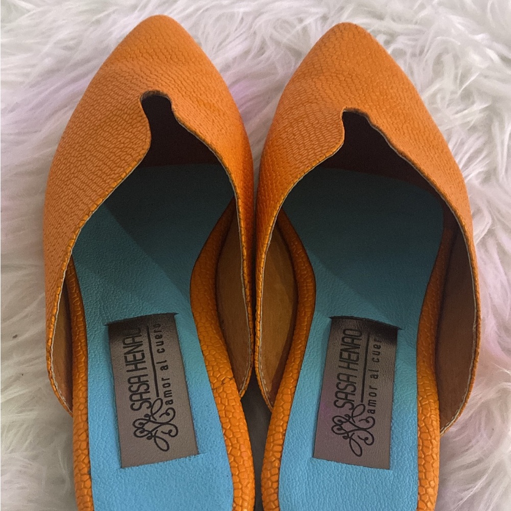 Made by a Colombian designer… Leather Size US 7.5